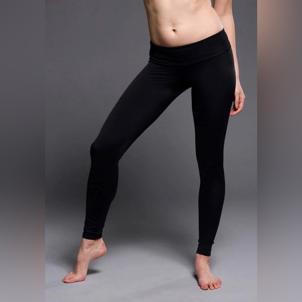 NWT’s Onzie Hot Yoga Leggings 209 in Black